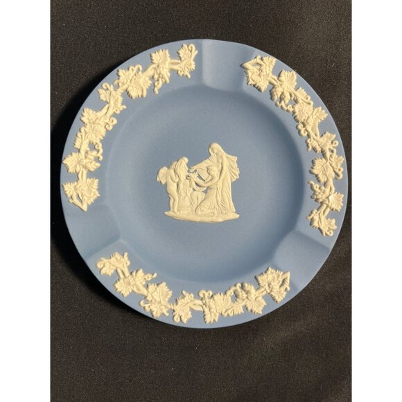 Wedgewood Vintage Blue Jasperware Ashtray Trinket Dish Set of 4 - Picture 12 of 13
